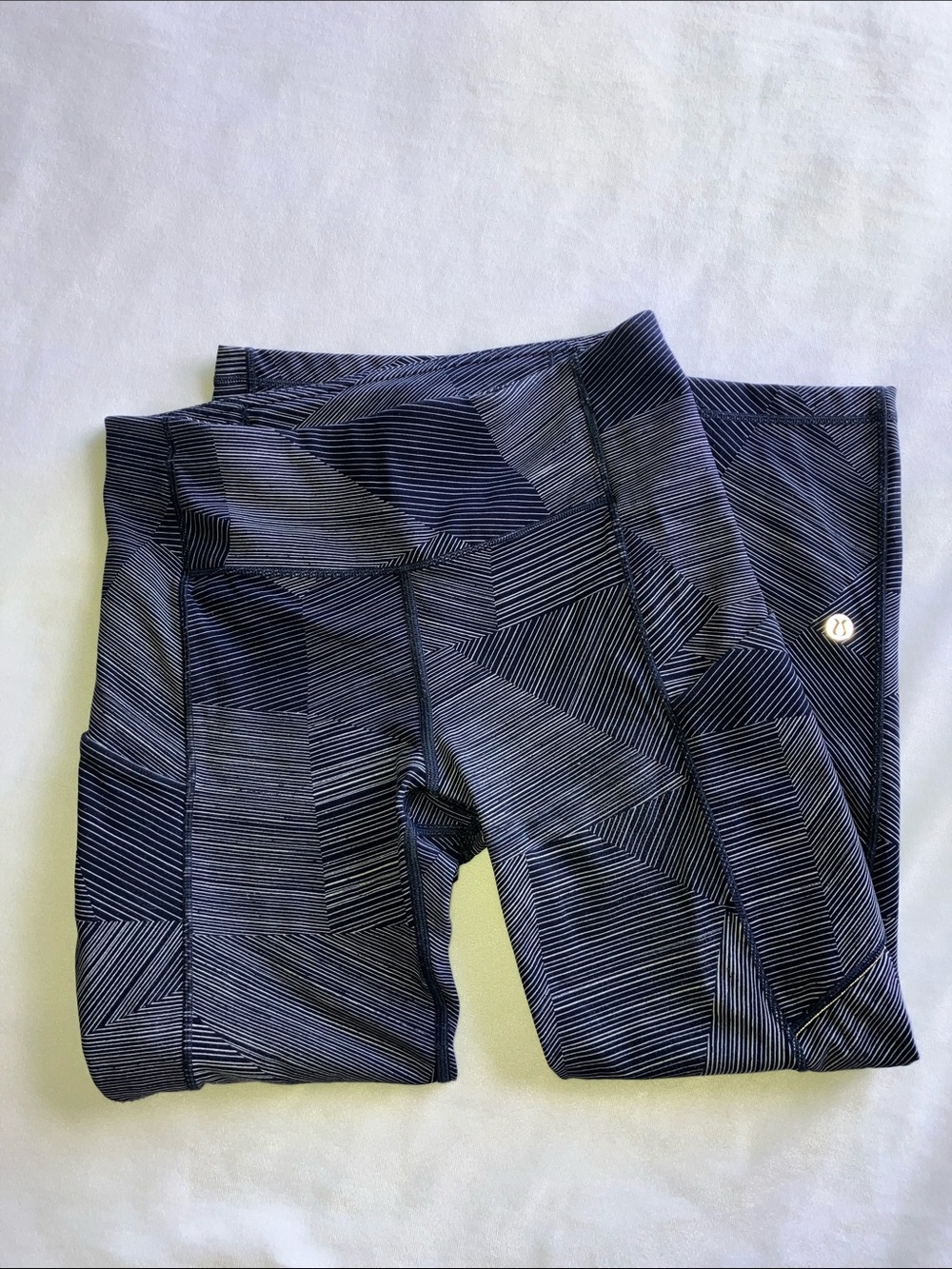 Lululemon Speed Up Crop
Etch Hail Midnight Navy 4
